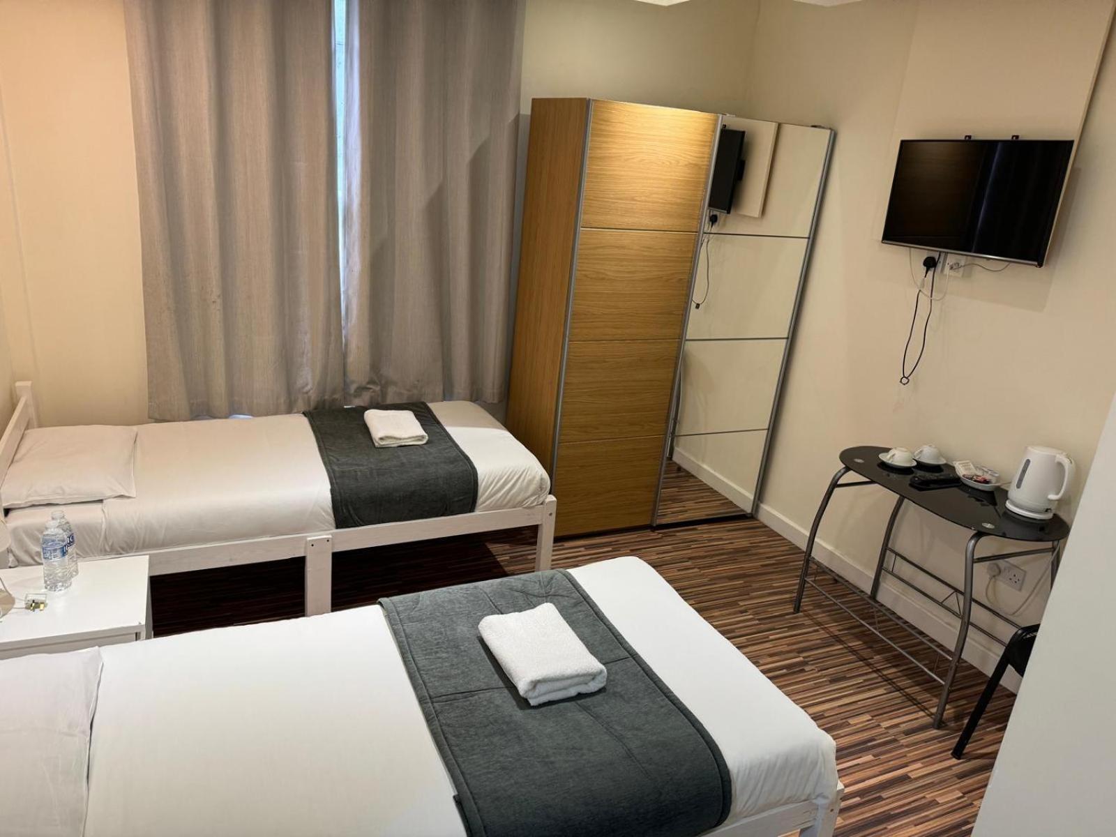 Standard Twin Room with Shared Bathroom